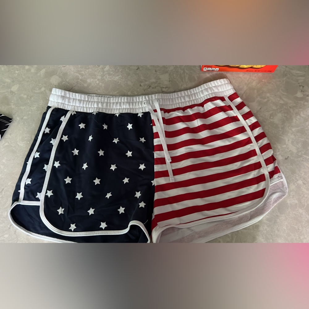 Woman’s 2x American flag shorts